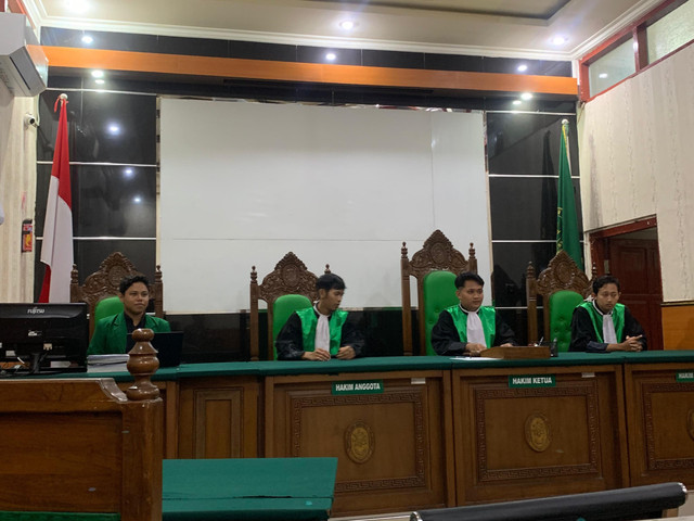 Sidang-semu