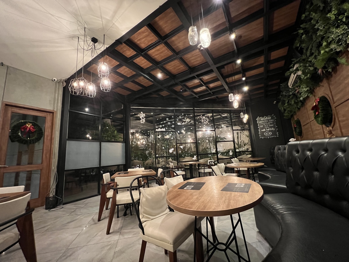 Noach Cafe and Bistro