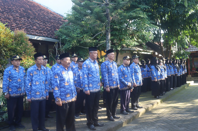 Foto Guru Laki-laki 1 Juni 2026