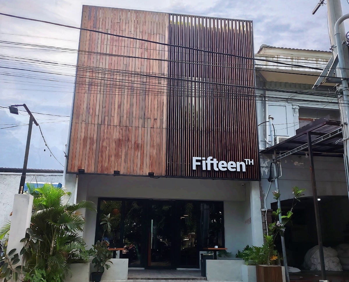 Fifteenth Coffee Taman Pinang Sidoarjo