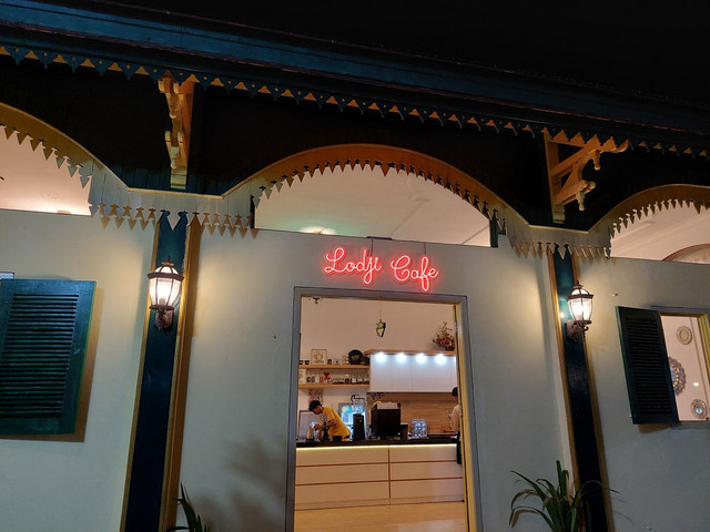 NEW LODJI coffee & resto