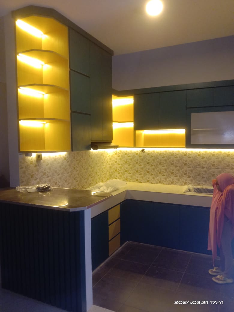 Kitchen Set custom hasil pengerjaan Sofa Depok by Yenia