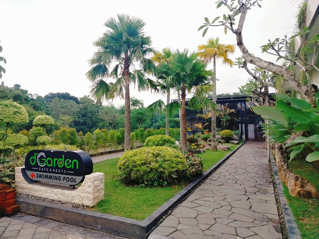 D' Garden Cafe & Resto