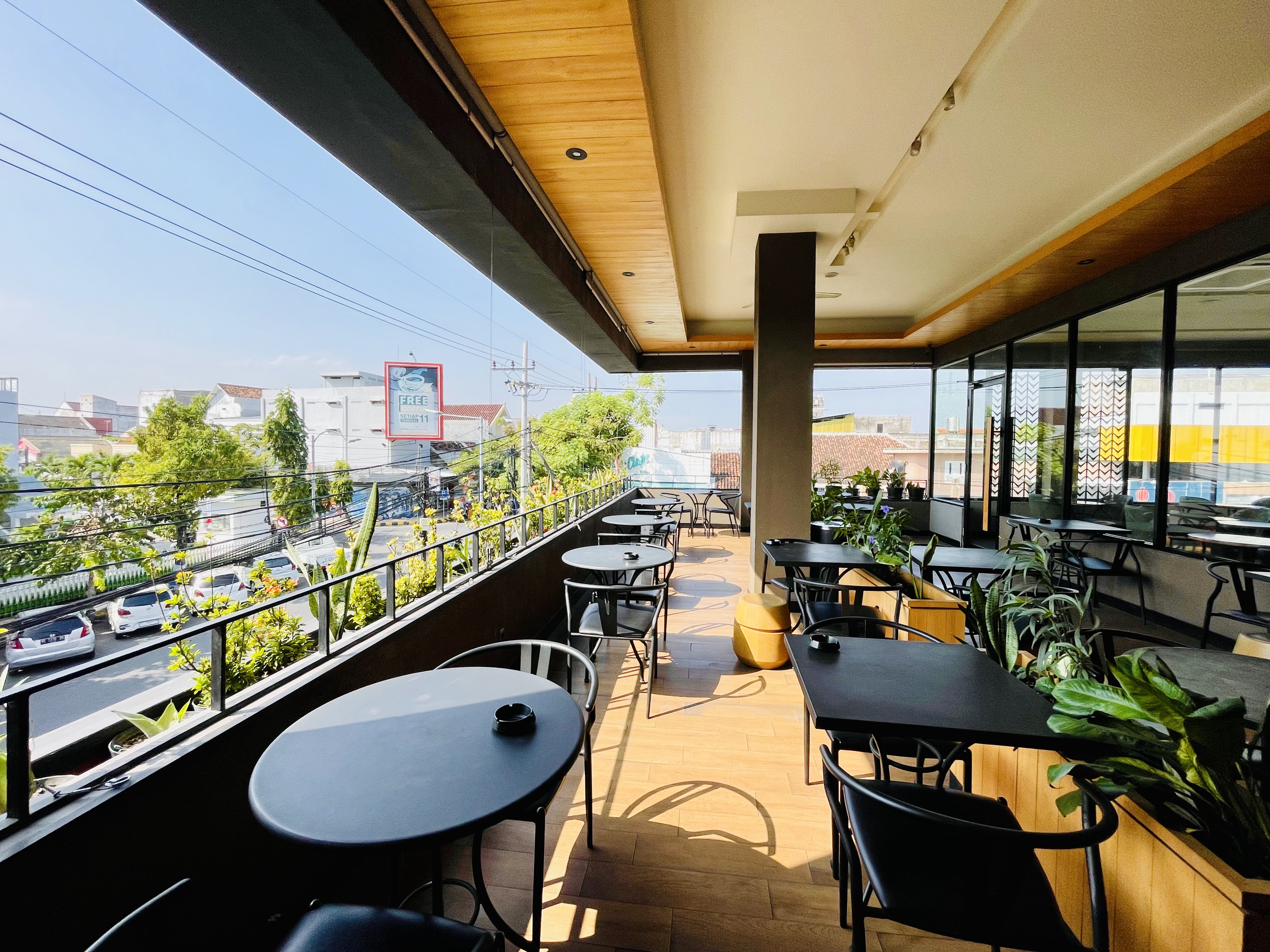 Starbucks Coffee Madiun