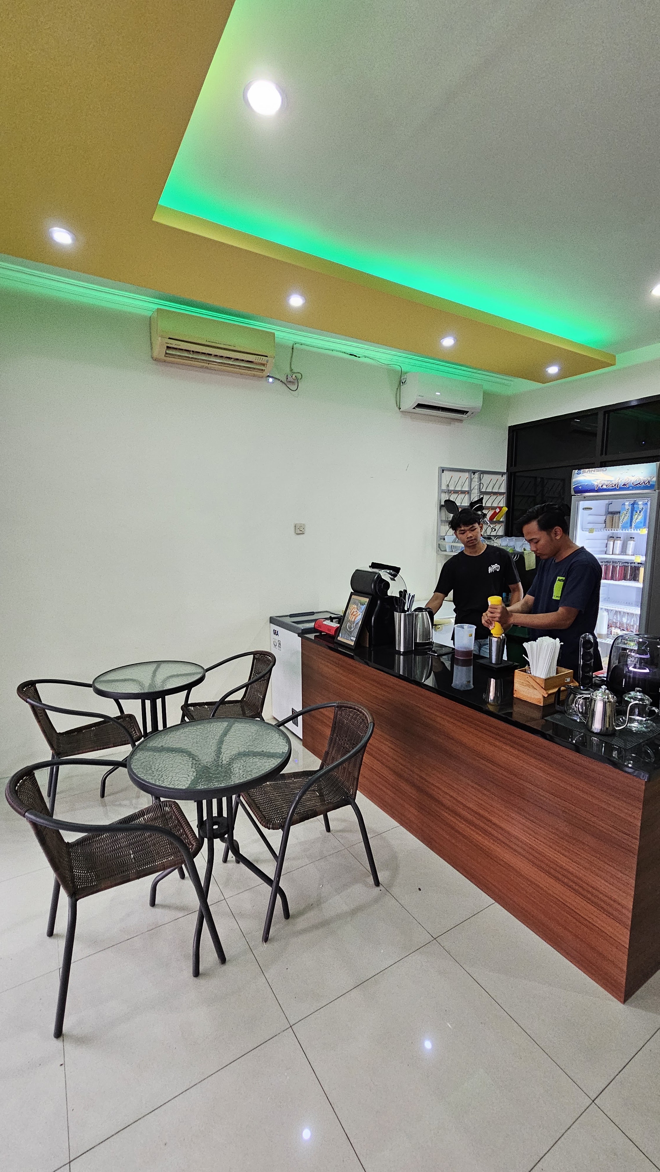 Broza Ice Cafe