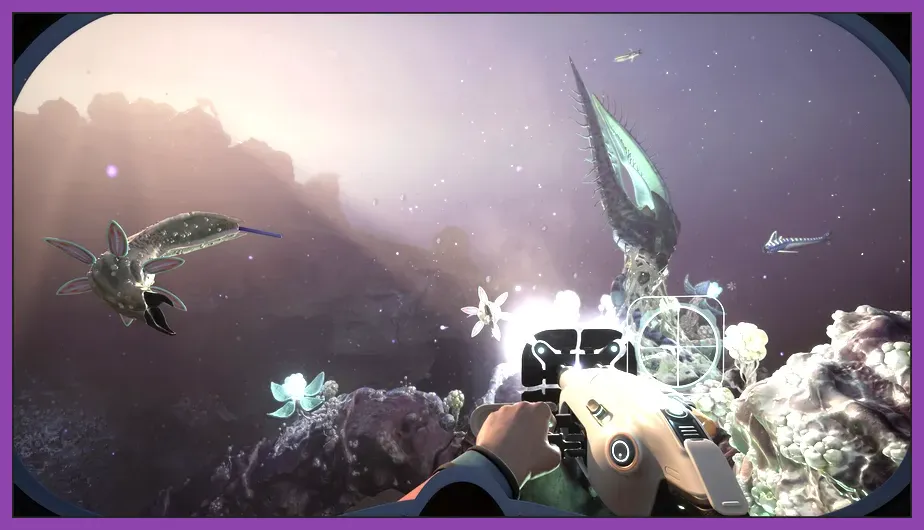Player scanning a alien creature to gain XP in Subnautica 2