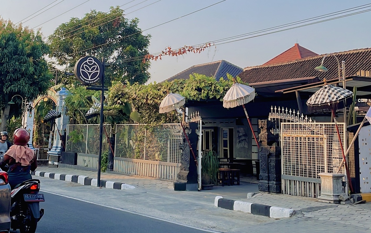 Lubby Cafe & Eatery