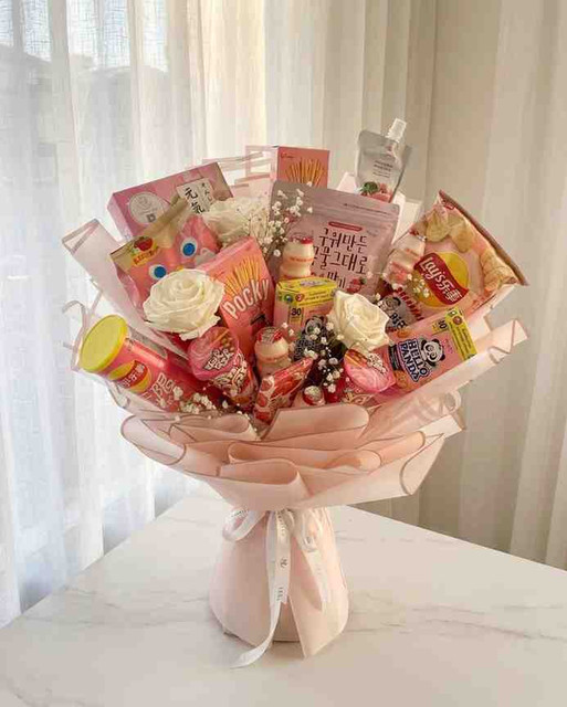 Medium snack bouquet