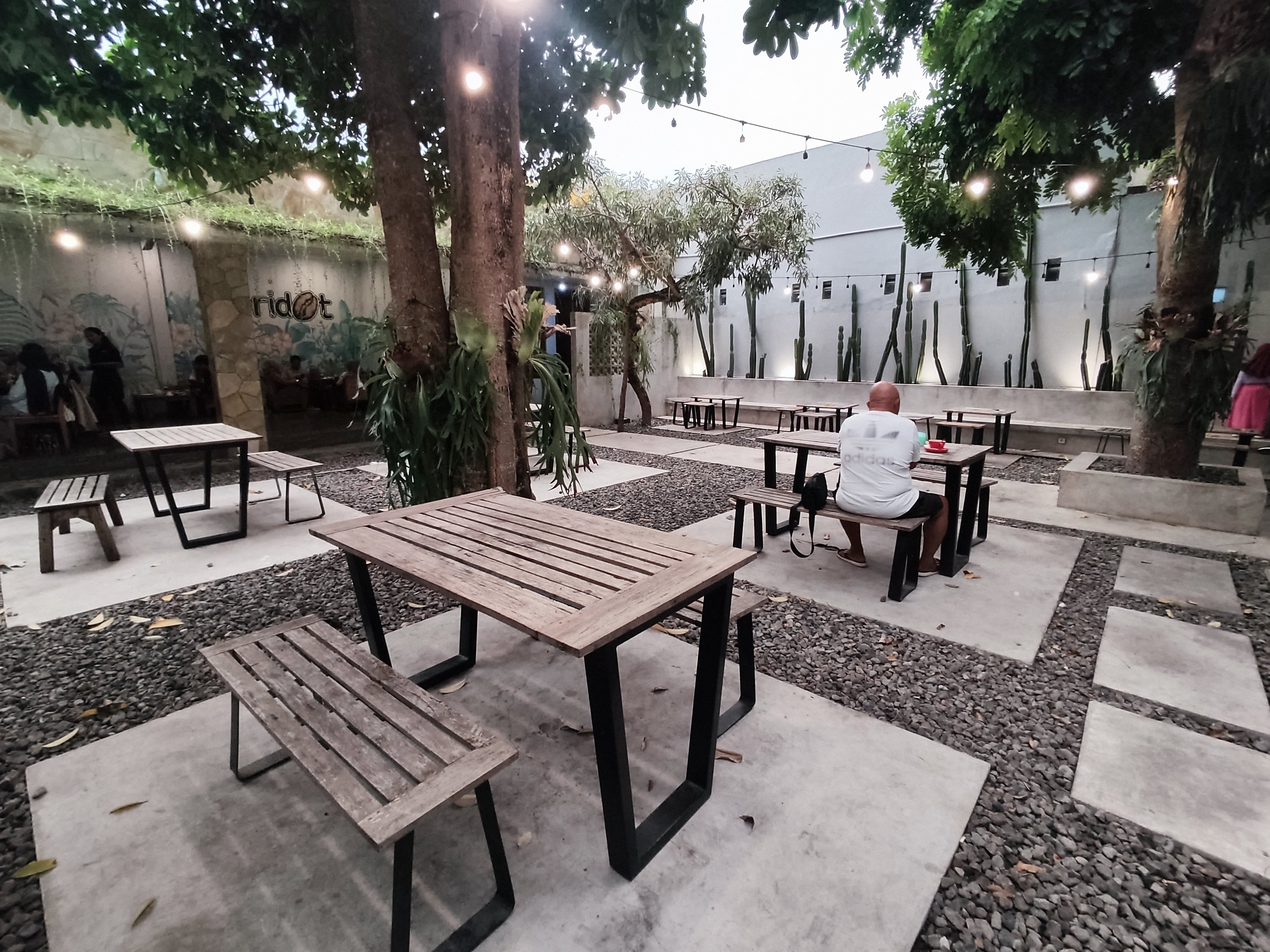 Peridot Coffee & Eatery