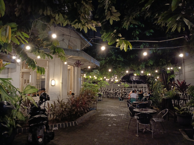 Omah Londo Angkringan