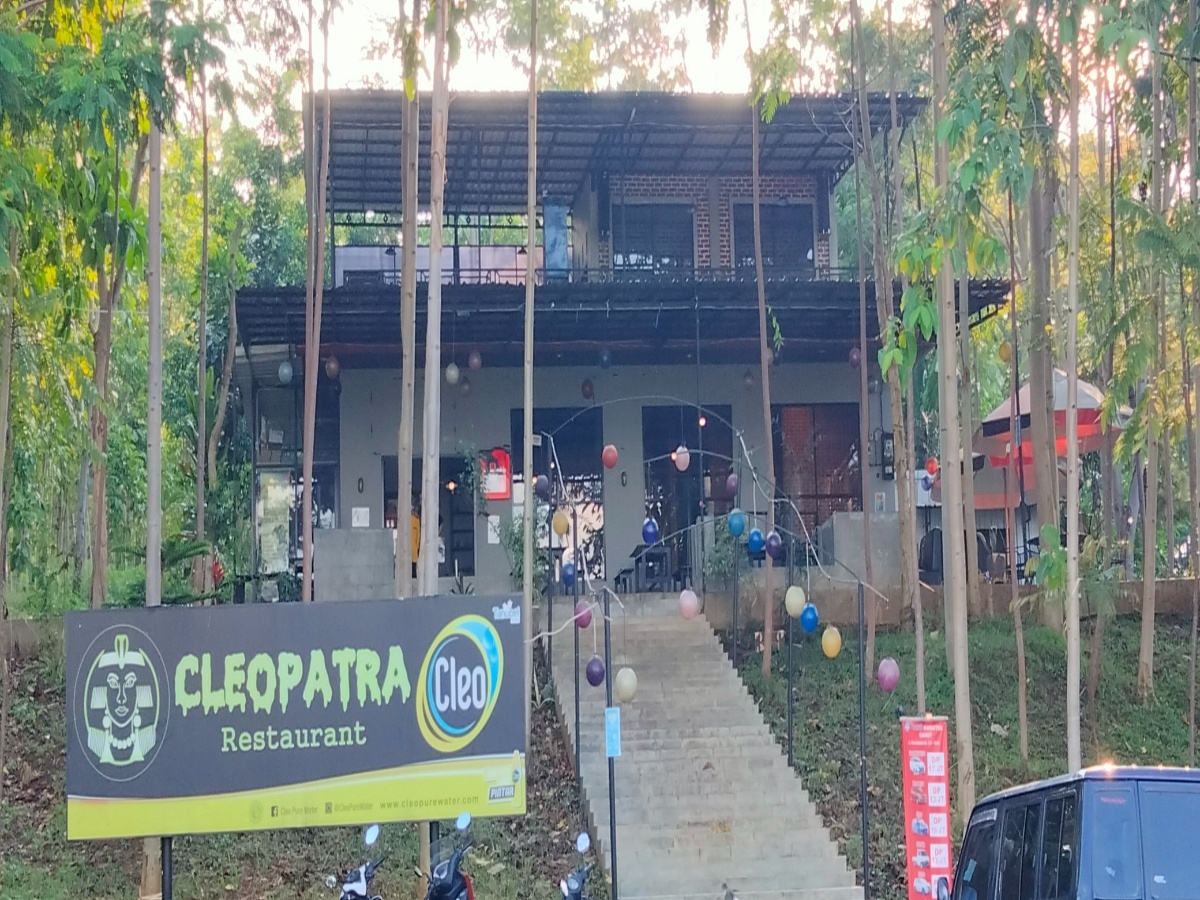 Cleopatra coffee & kitchen