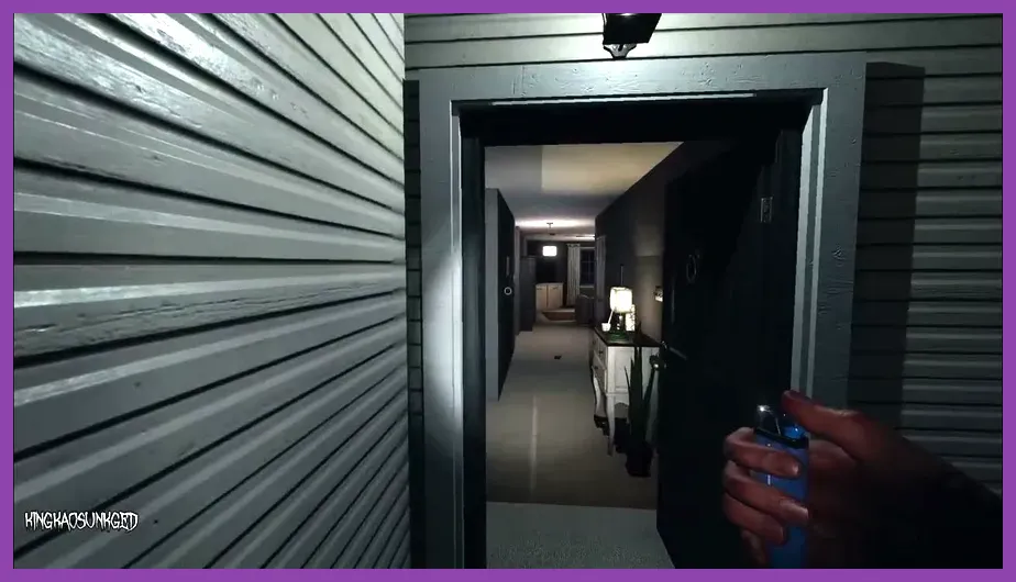 Player surviving a ghost hunt during late-game Phasmophobia