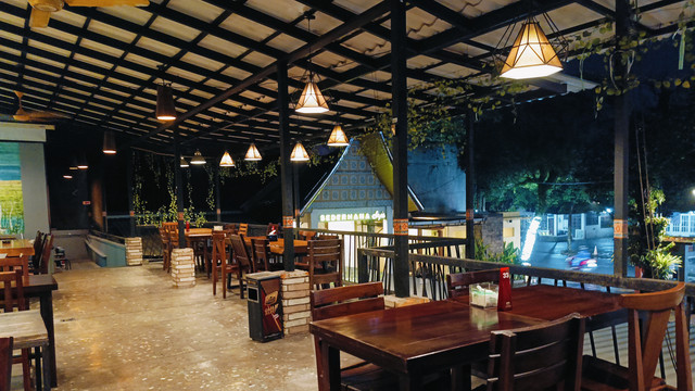 Simpang Luwe Cafe & Resto