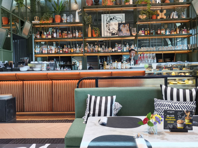 Greyhound Cafe Summarecon Bekasi