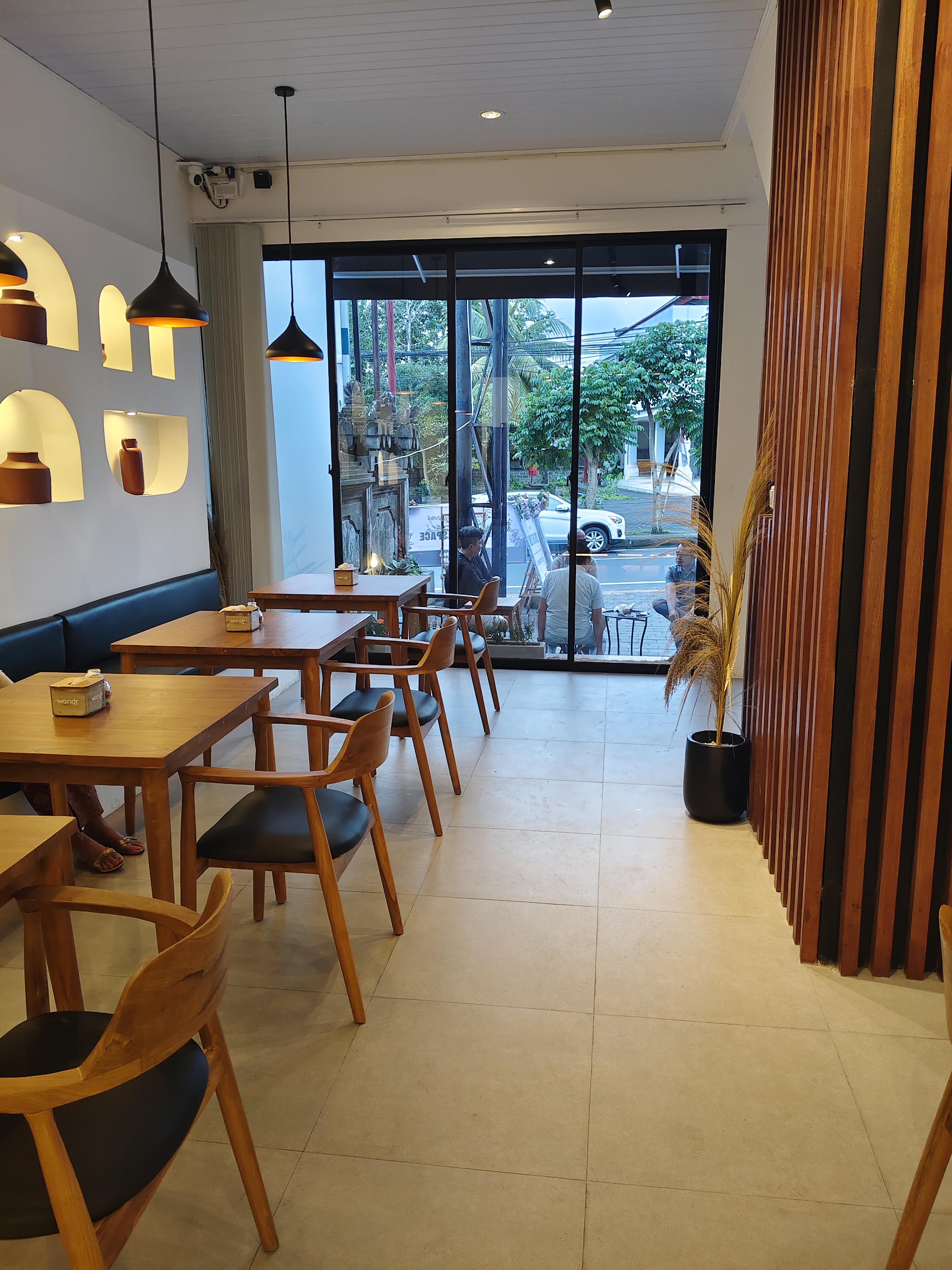 Rare Cafe & Space