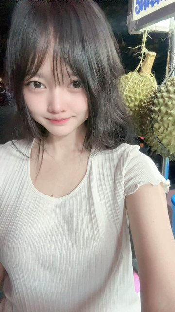Ceweku lagi