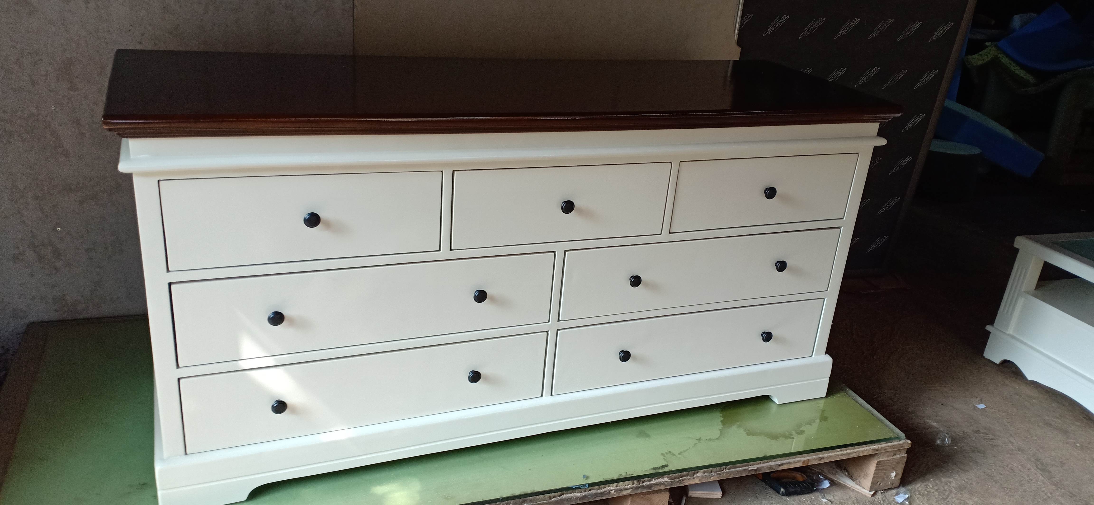 Meja TV & Lainnya custom hasil pengerjaan Sofa Depok by Yenia