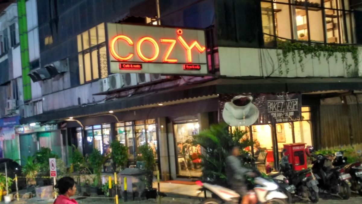 Cozy Cafe & Resto