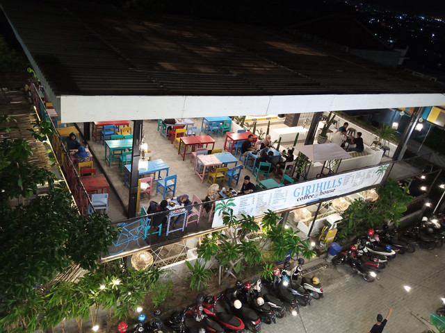Giri Hills Coffee House