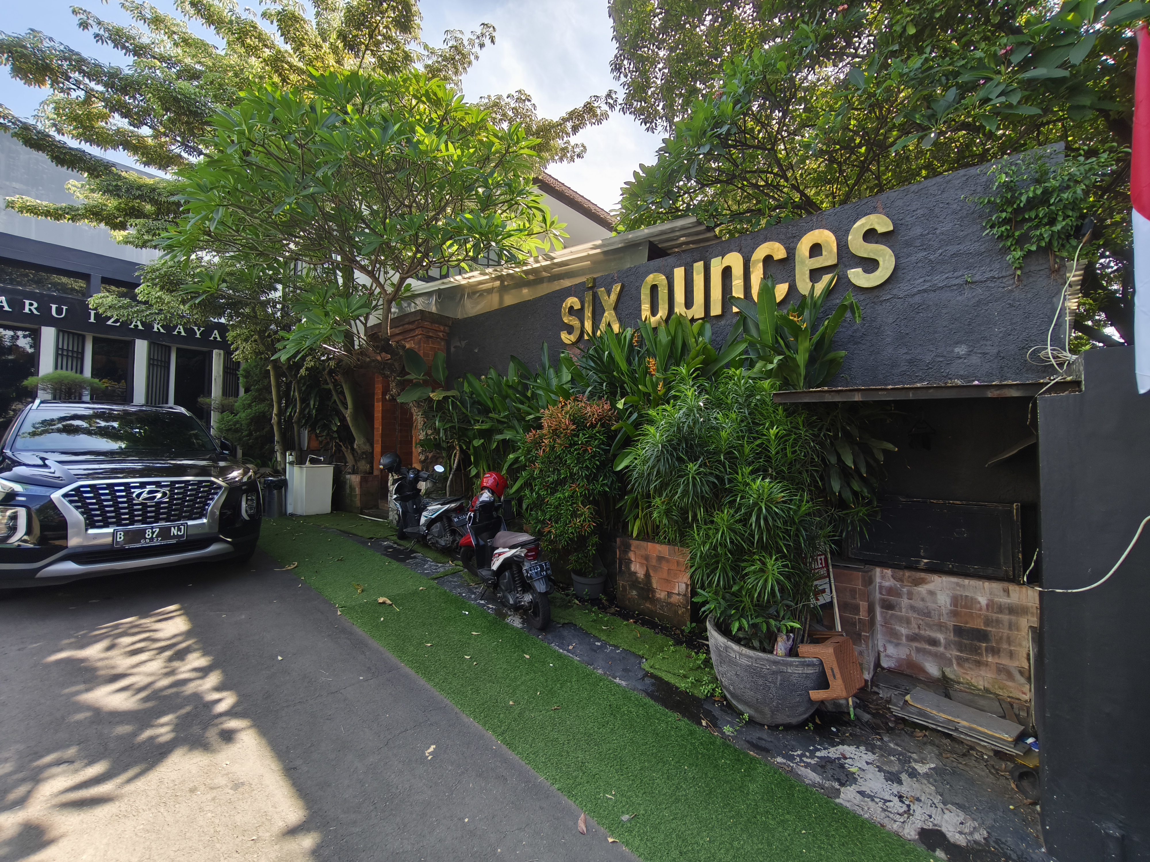Six Ounces Coffee Panglima Polim