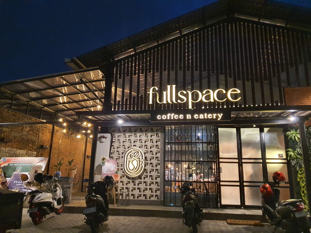 Full Space ( Coffee & Eatery )