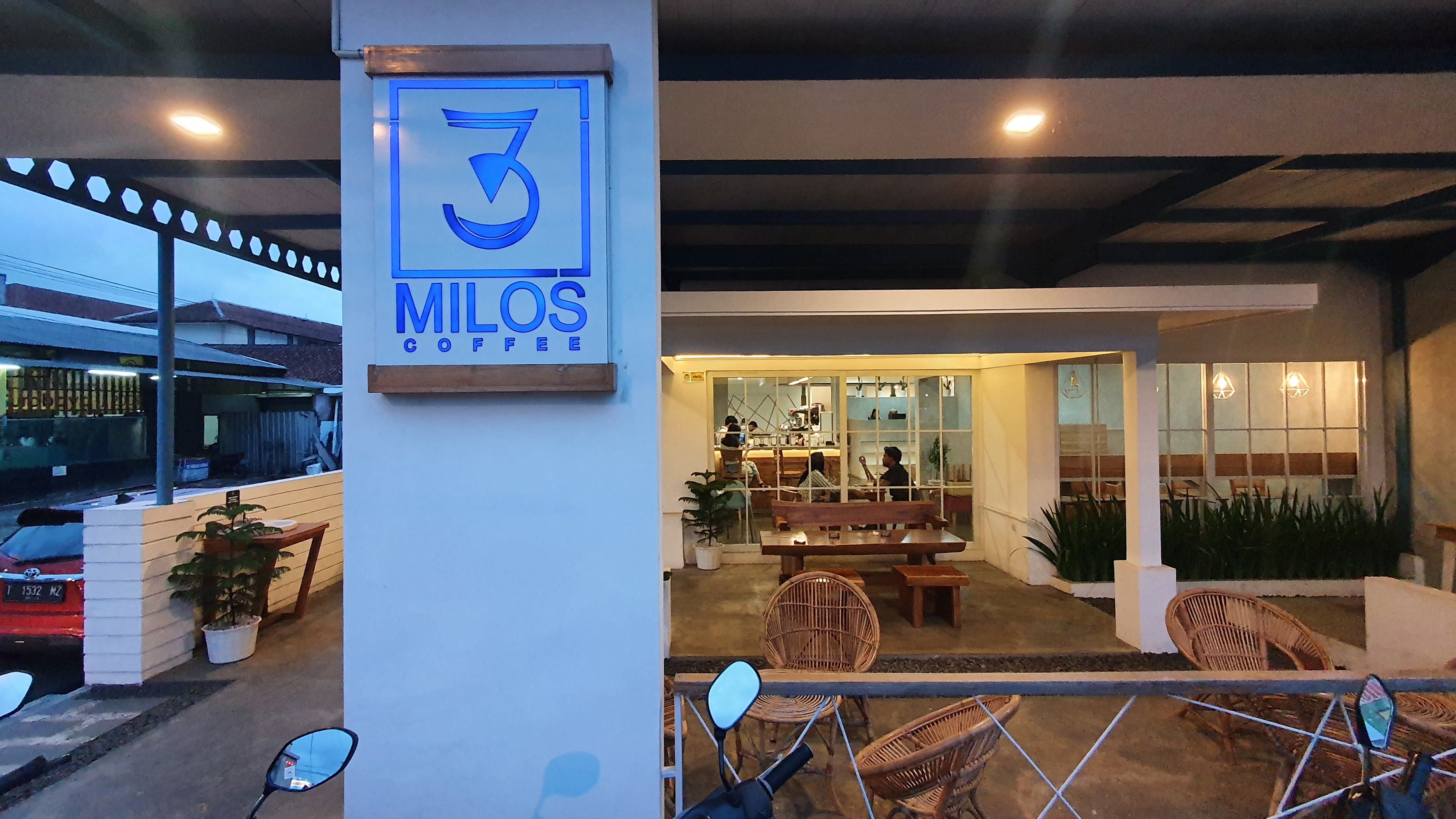 Milos Coffee