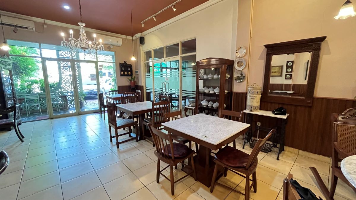 IMAH NINI COFFEE & VINTAGE