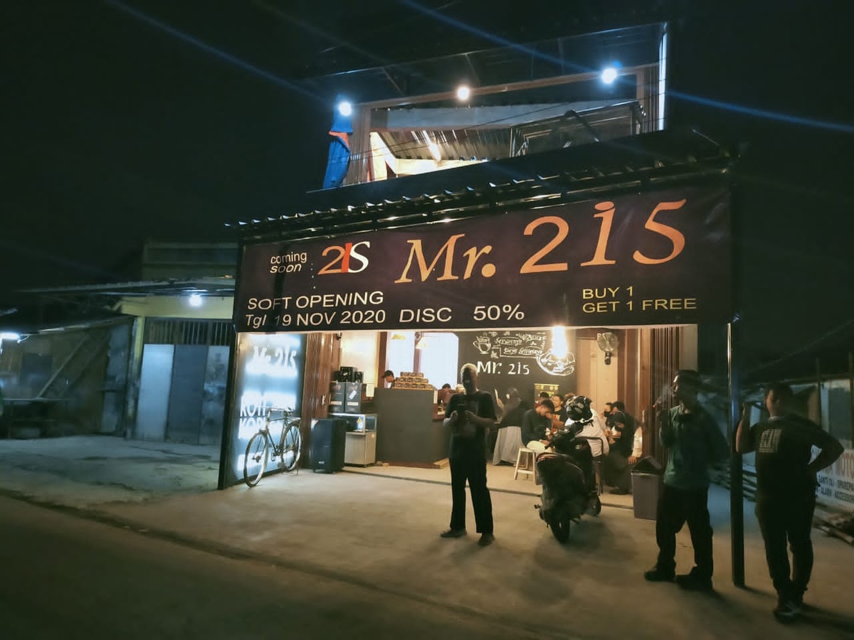 Cafe & Steam Motor Mobil Mr. 215