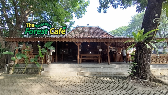 Forest Cafe (Angkringan Wedding Outdoor)