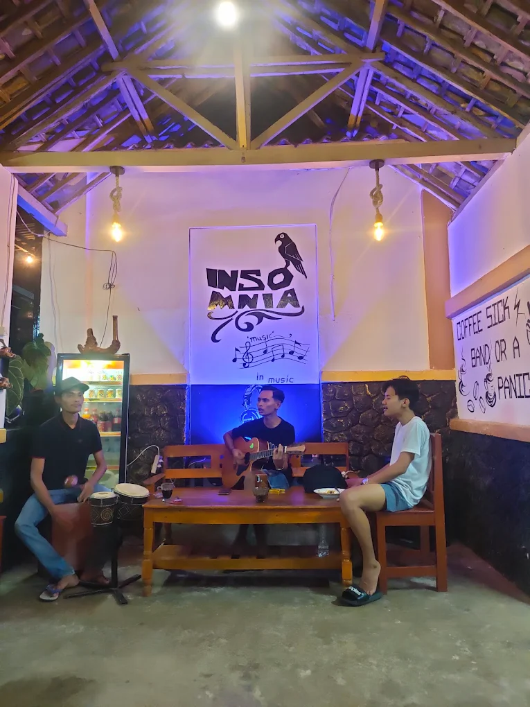 Insom Cafe Blitar