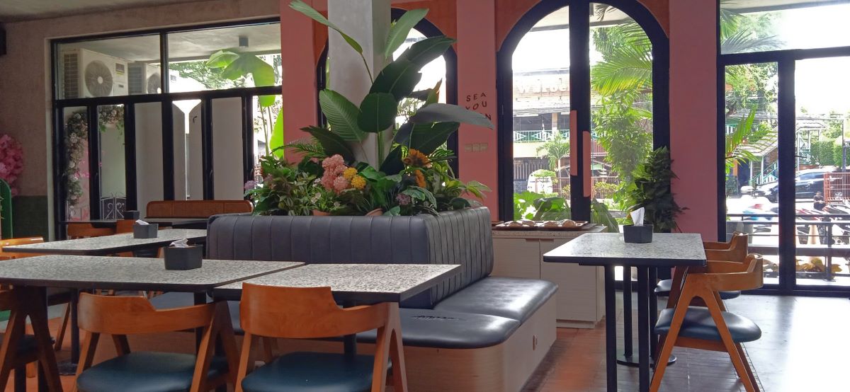 La Isola Caffe, Dolce & Kitchen