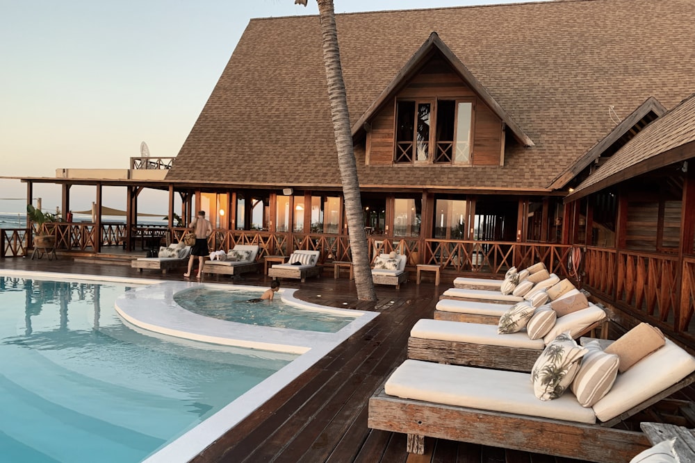 Hospitality & Leisure
