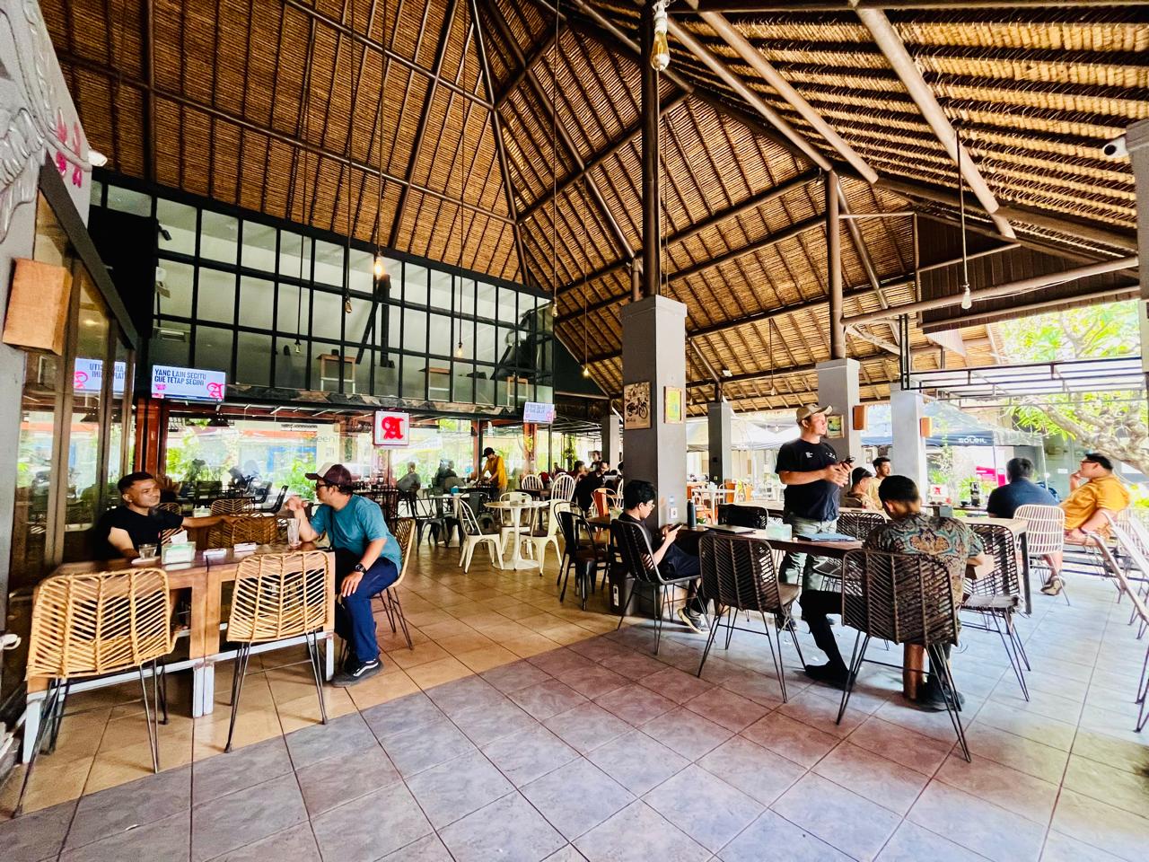 Kopi Zeen : best cafe Bali Kuta
