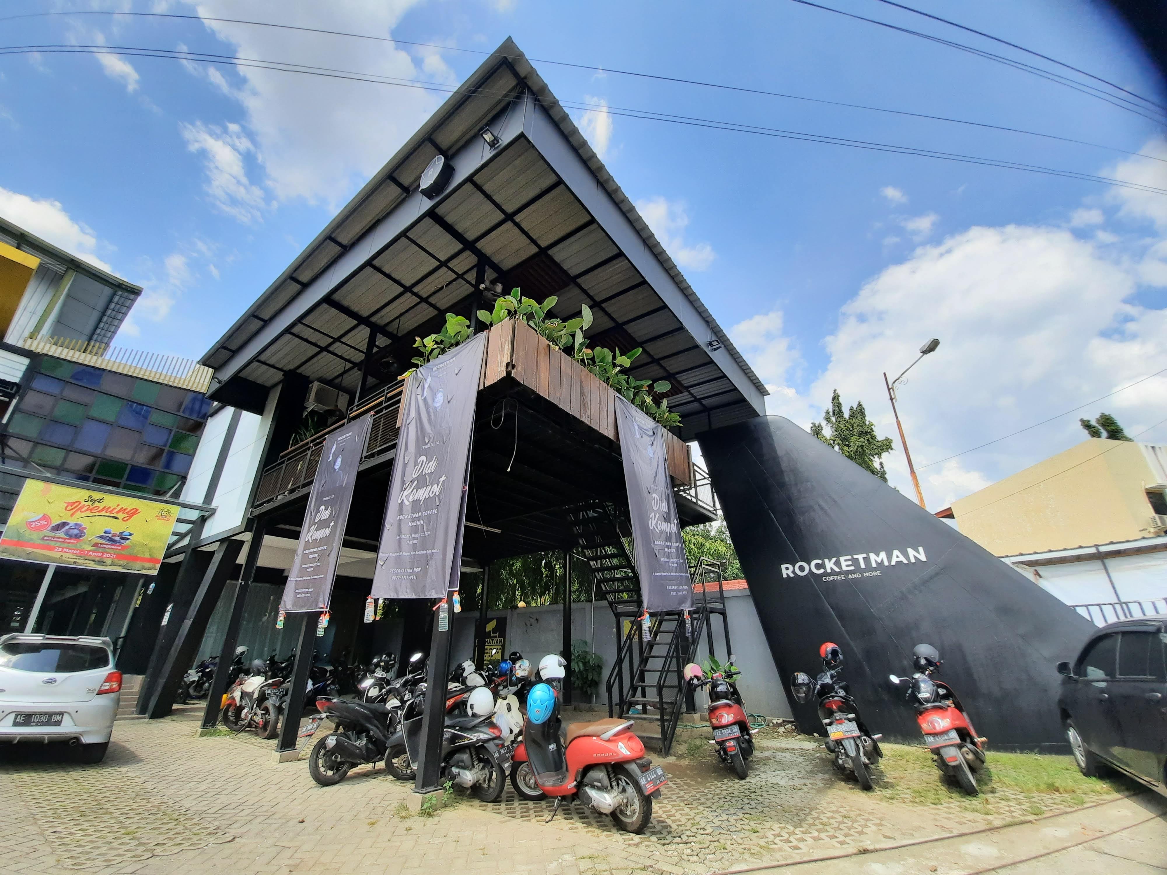 Rocketman Coffee Madiun
