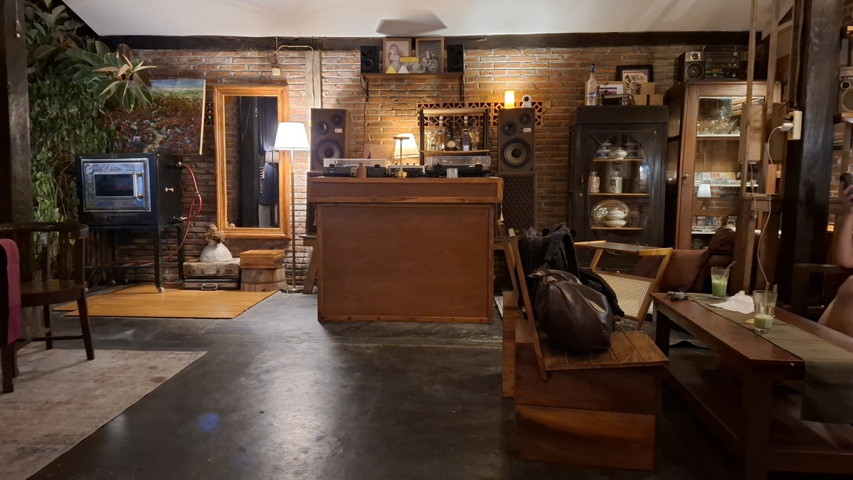 Krakatau Coffee & Bakery