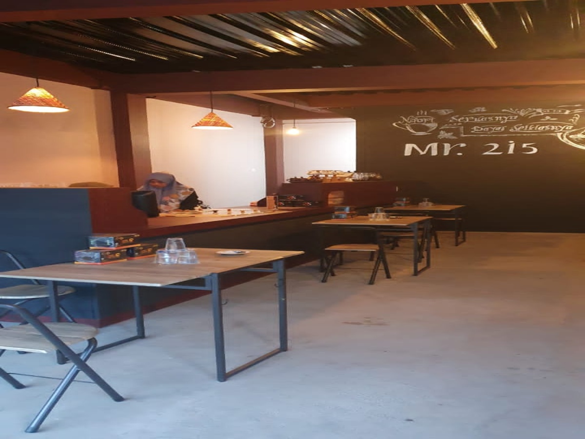 Cafe & Steam Motor Mobil Mr. 215