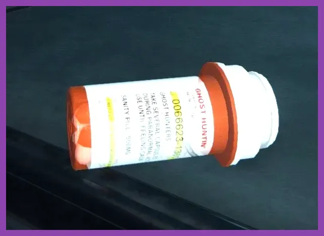 Using sanity medication in Phasmophobia to manage sanity levels