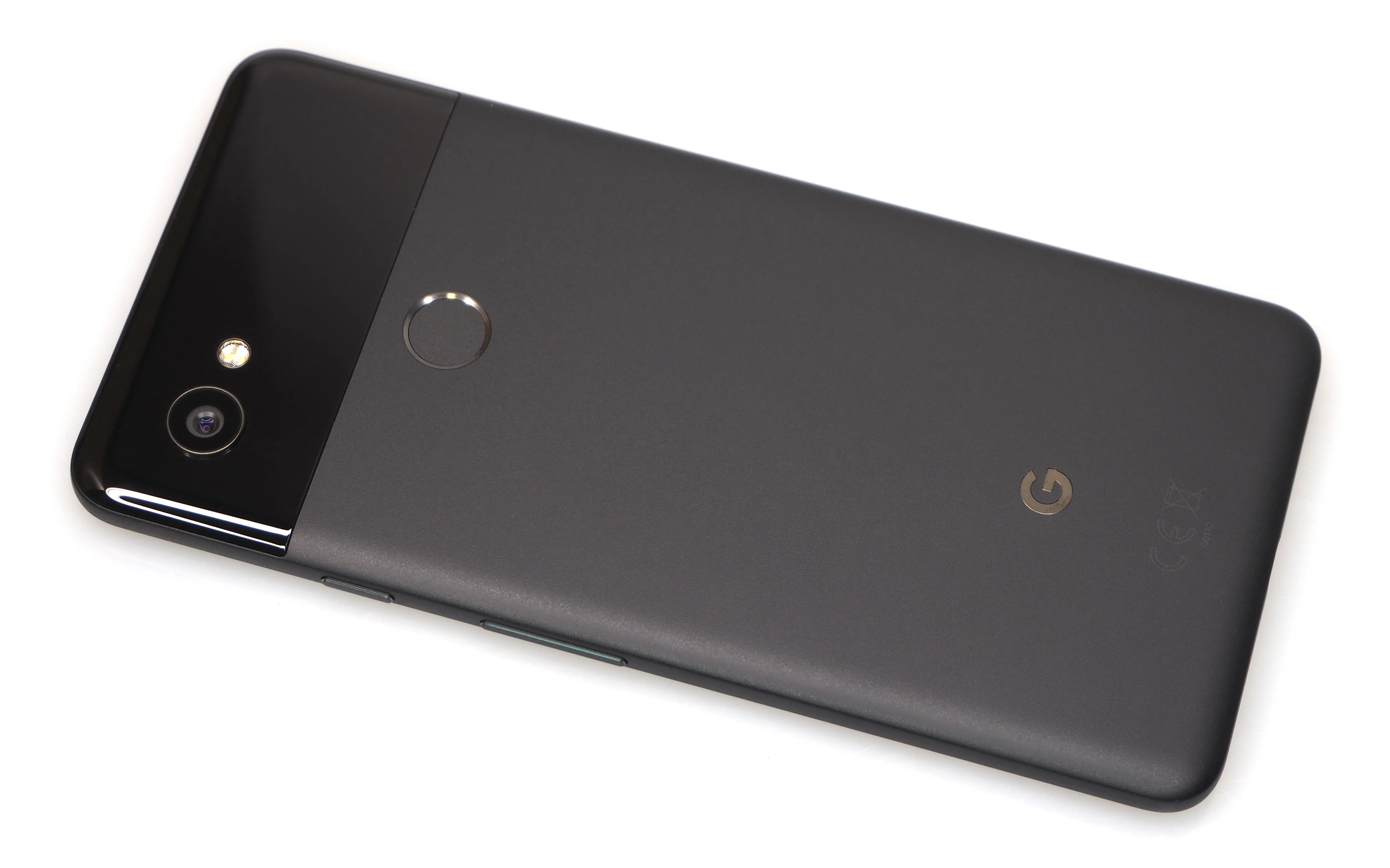 Spesifikasi Google Pixel 2XL: Layar P-OLED & Kamera Single Canggih