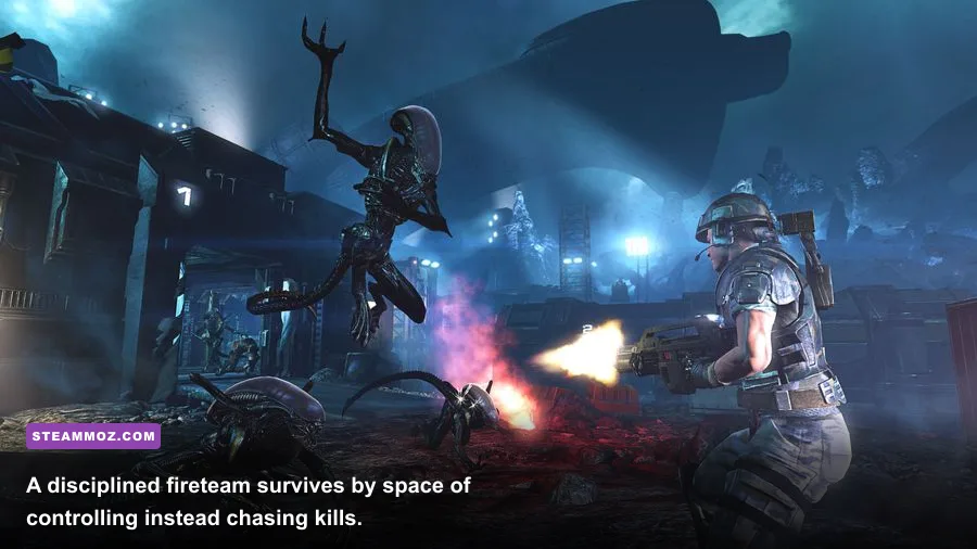 Aliens Colonial Marines co-op players defending a position from Xenomorph Warriors and Spitters