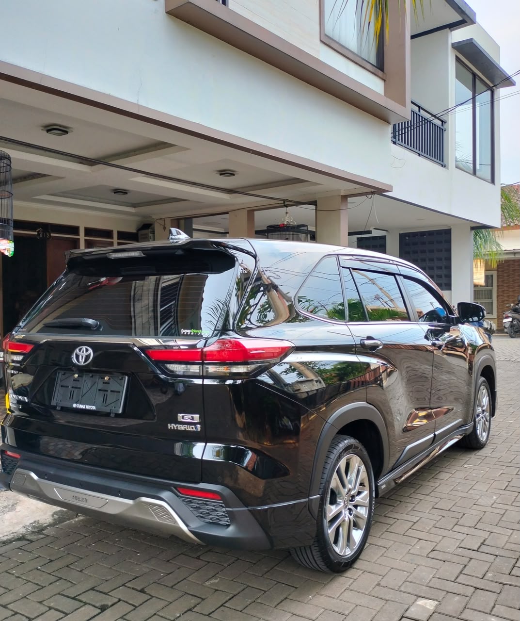 Innova Zenix Q Hybrid — 4