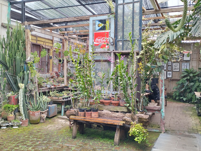 Retrorika - coffee bar & resto