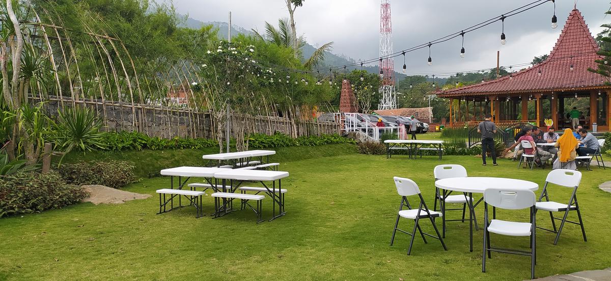 TERAS PADI Resto, Wisata dan Cafe