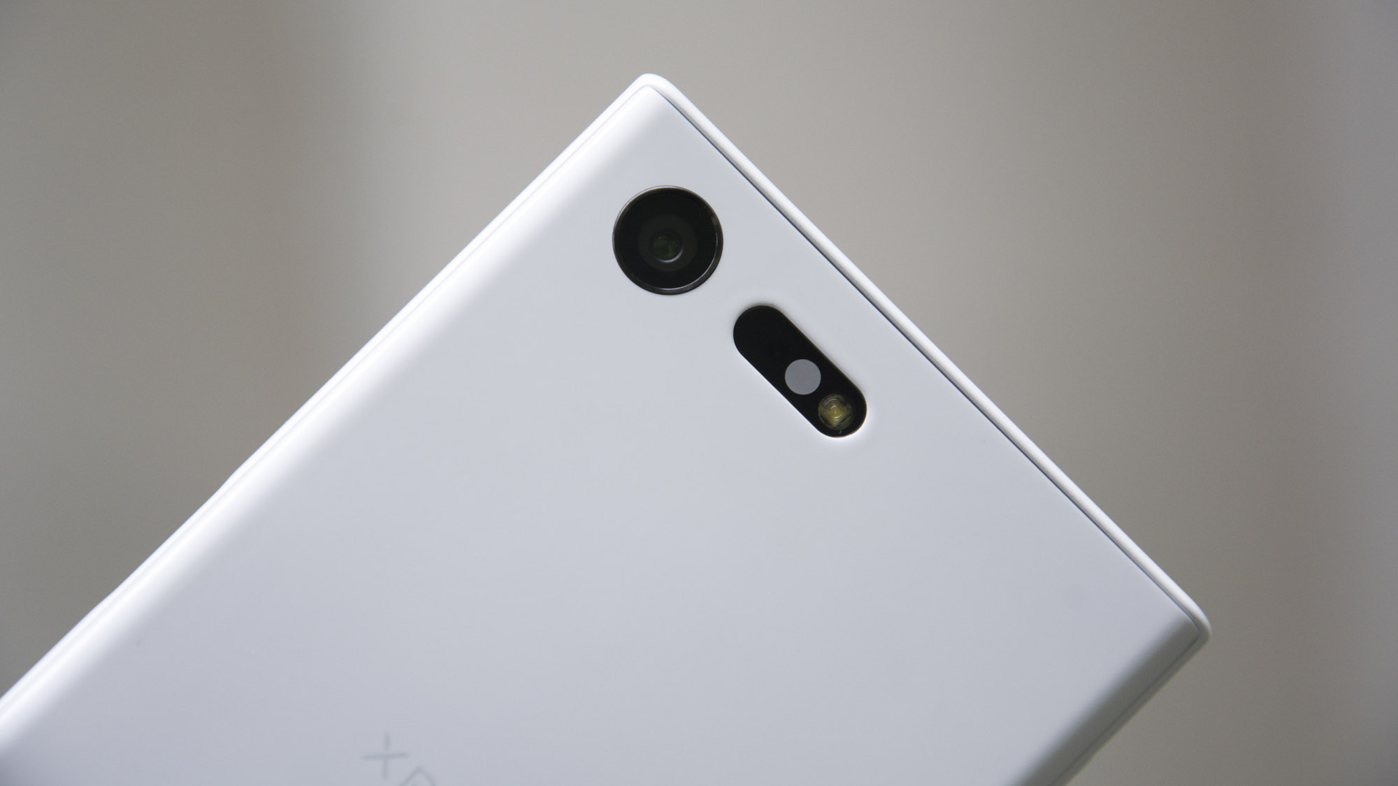 Spesifikasi Sony Xperia X Compact: Layar 4.6 Inci & Kamera 23MP Triple Sensing